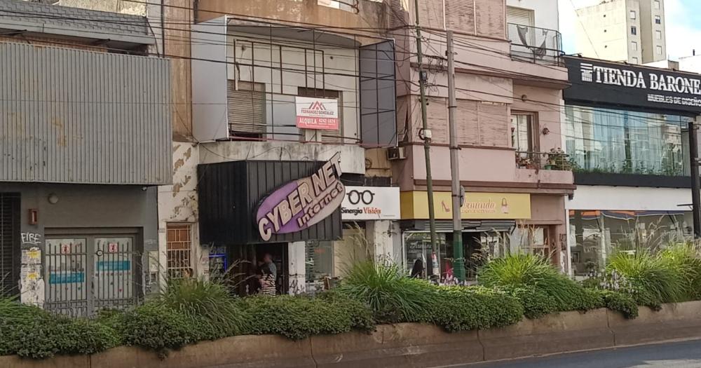 El espacio se encuentra ubicado en la avenida Yrigoyen