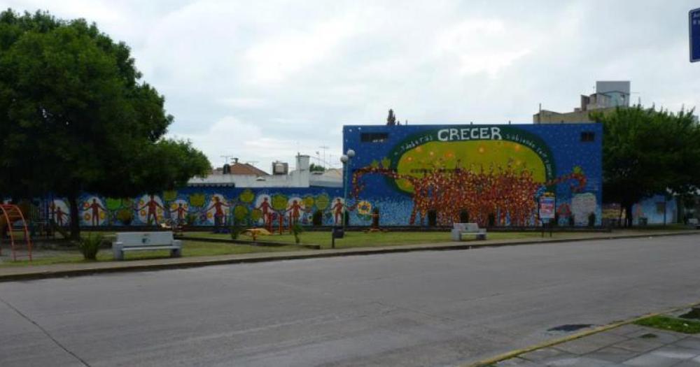 En la plazoleta de Pichincha e Yrigoyen