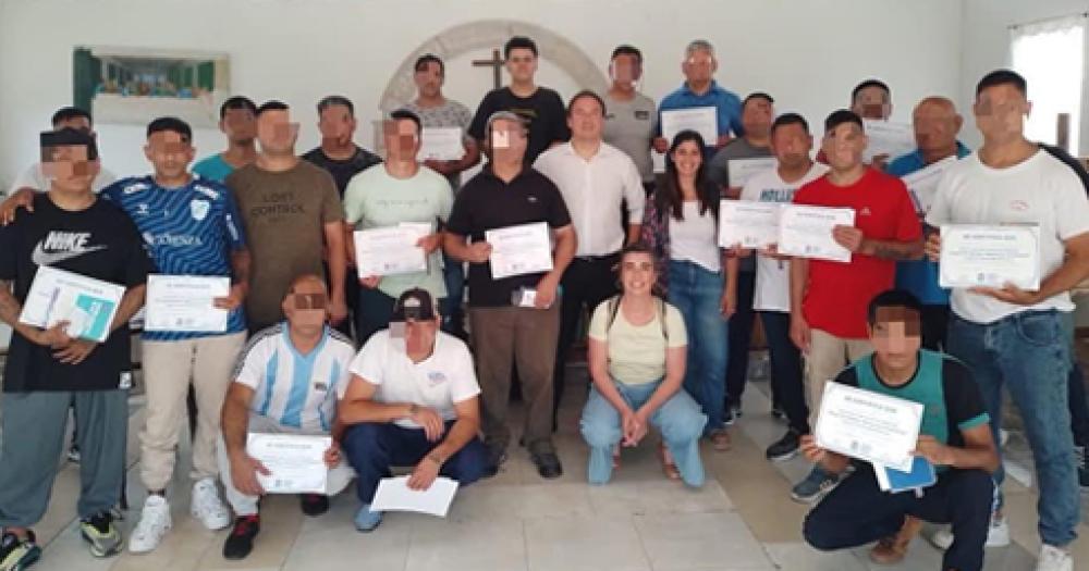 Con los certificados en la mano
