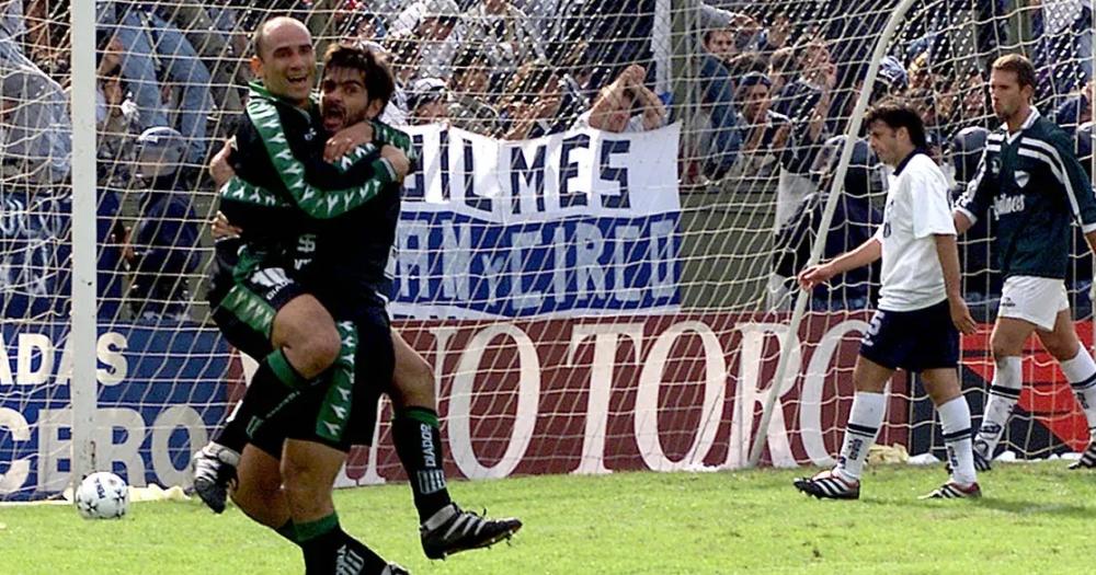 Garrafa Snchez y Darío Forestello en un abrazo interminable