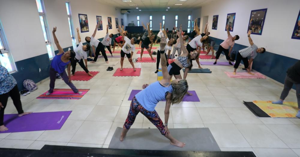 Hay actividades artísticas musicales y clases pensadas para el ejercicio físico y la relajación