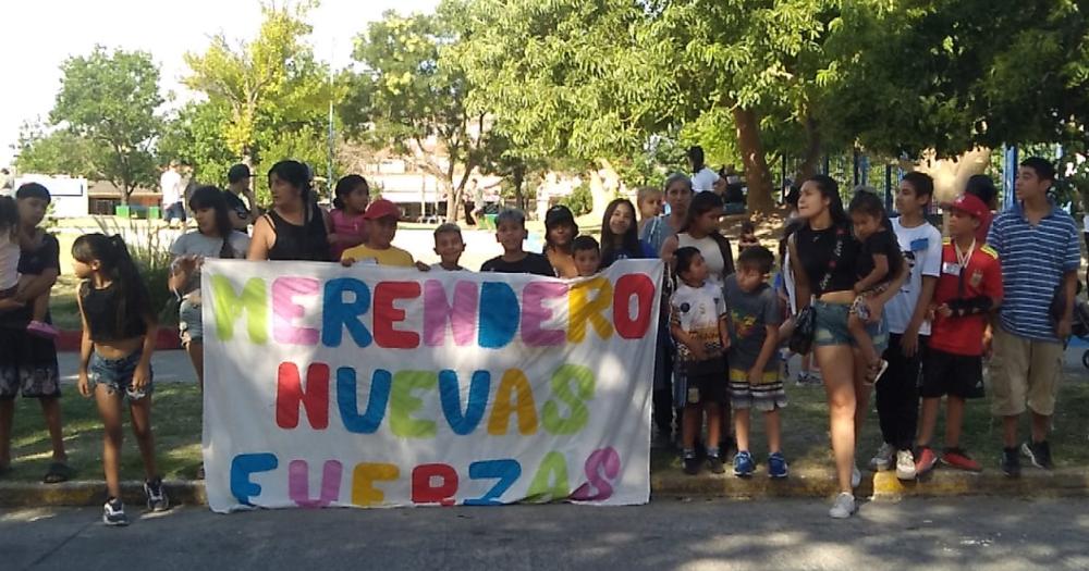 Cocinan cada sbado para los chicos del barrio