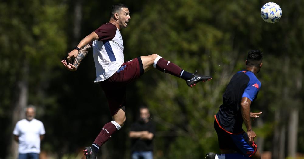 Lanús comenzó el año con un triunfo ante Tigre