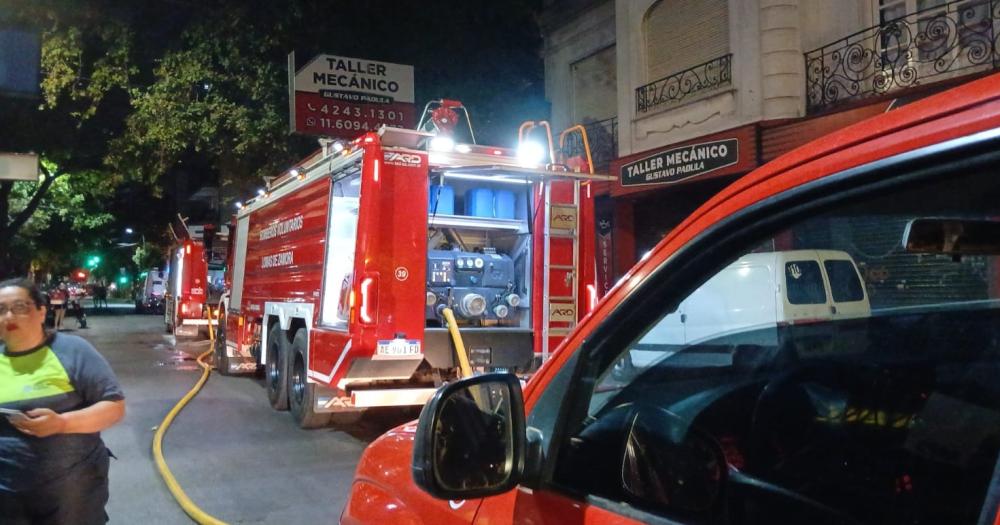 Trabajaron en el lugar dos dotaciones y ocho bomberos