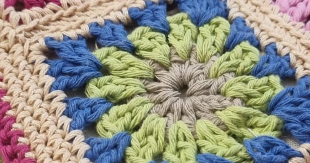 Hay alternativas en crochet con dos agujas y bordado