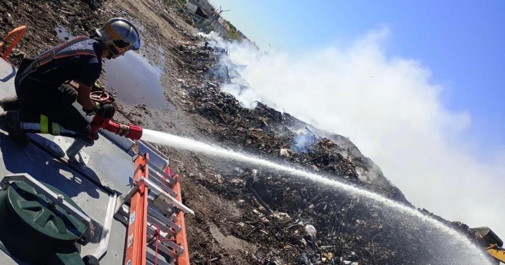 Los Bomberos de Lomas siguen trabajando en el Eco Punto