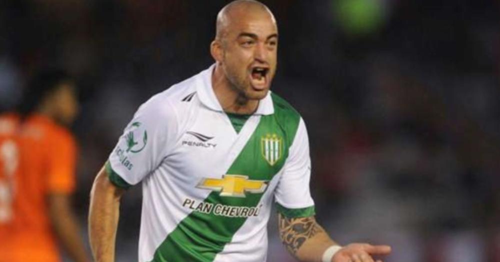 Volver el Tanque Silva a Banfield