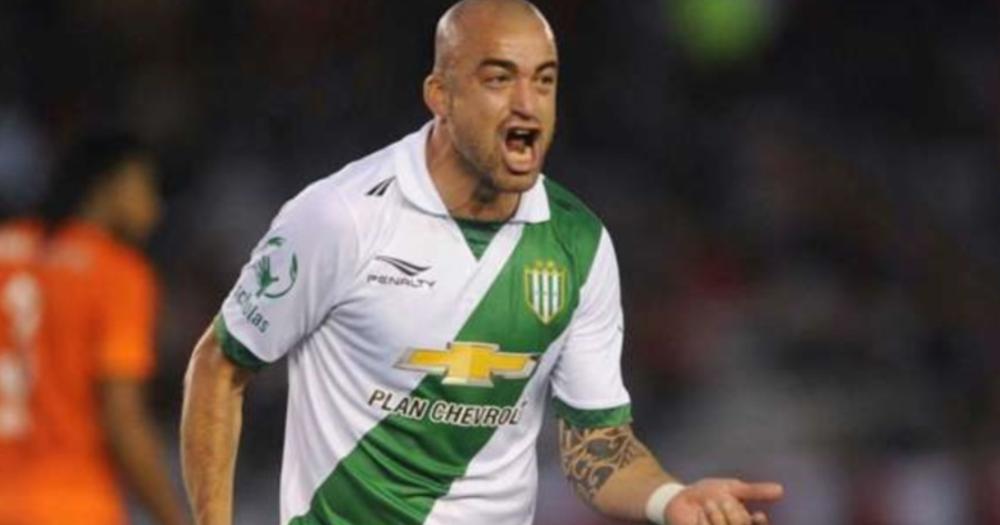 Volver el Tanque Silva a Banfield