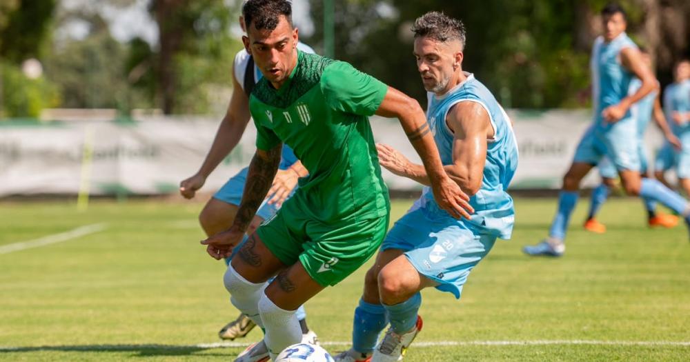 Banfield y Temperley se midieron en Luis Guillón