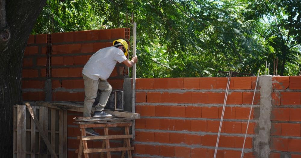 Las obras se realizan en escuelas de distintos barrios