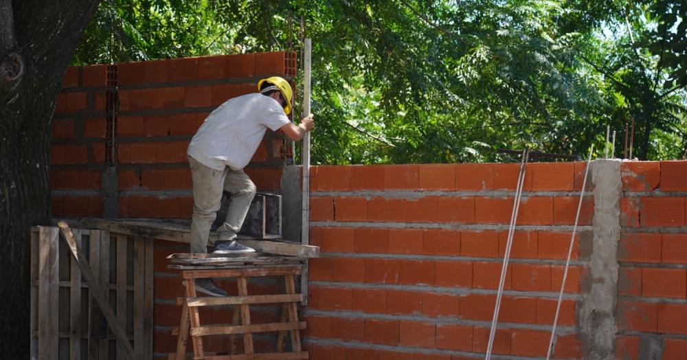 Las obras se realizan en escuelas de distintos barrios