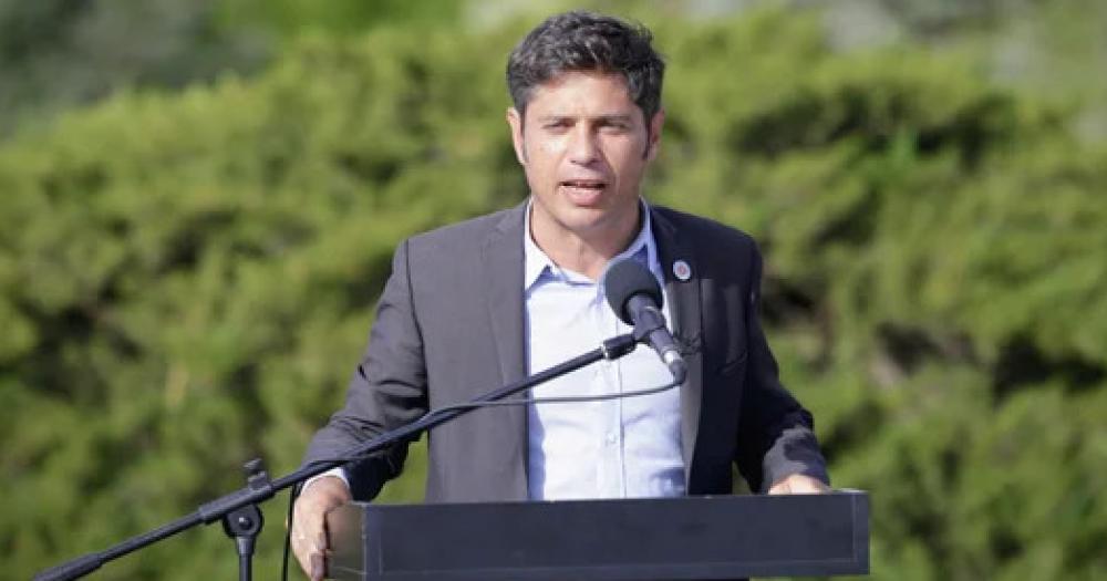 Axel Kicillof se lamentó por la crisis del turismo y culpó a Javier Milei