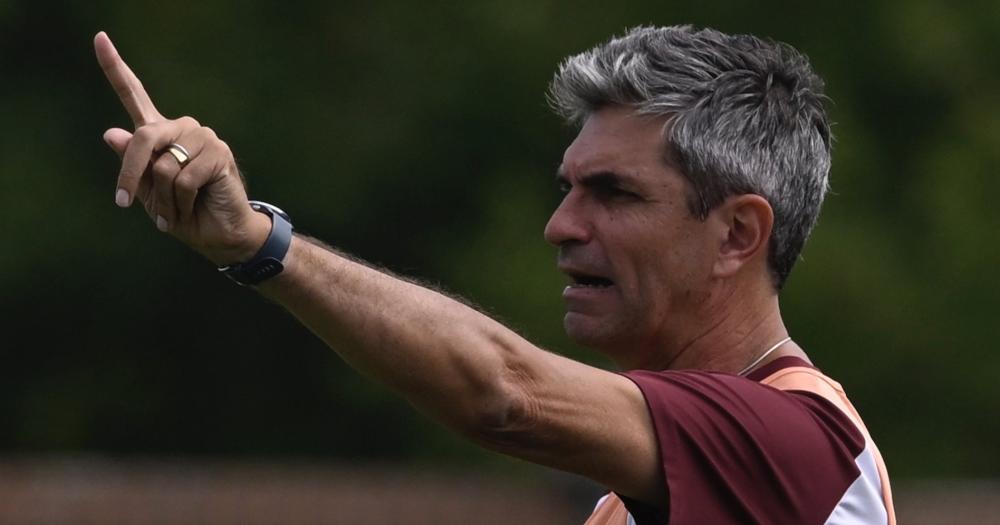 Pellegrino celebra la llegada de un nuevo delantero para Lanús