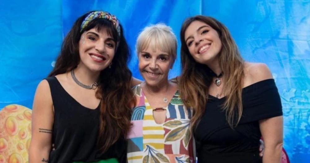 Claudia Villafañe con Dalma y Gianinna Maradona