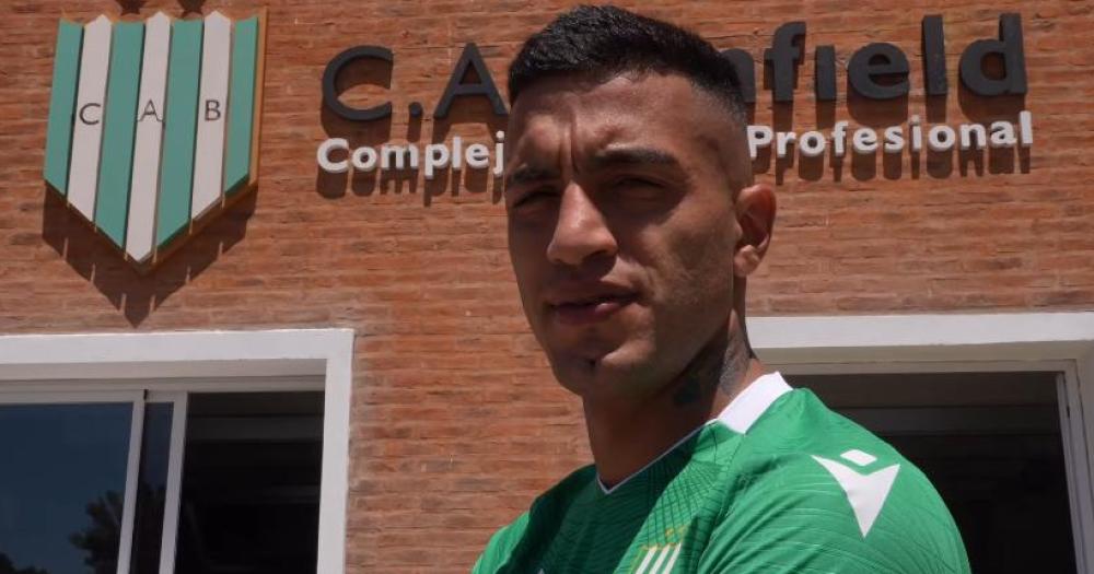 Leonel Lolo Miranda ya fue oficializado como refuerzo de Banfield