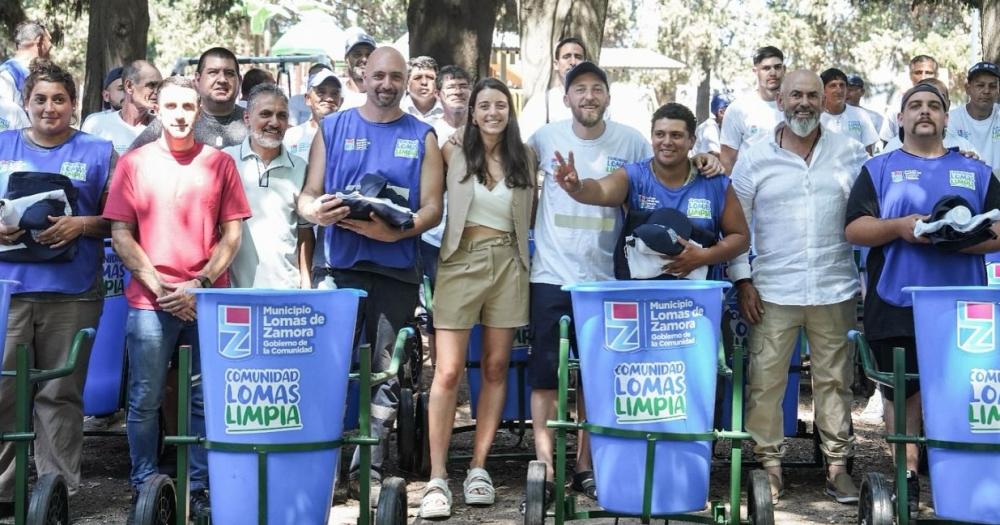 Los trabajadores recibieron nuevos carros e indumentaria apta para los días de calor