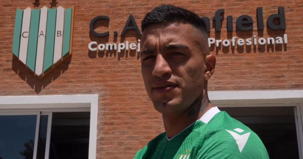 Leonel Lolo Miranda ya fue oficializado como refuerzo de Banfield