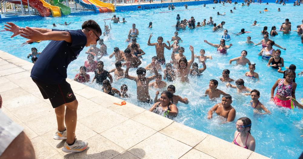 El cierre del programa fue con un día a pleno sol en las piletas de Albertina