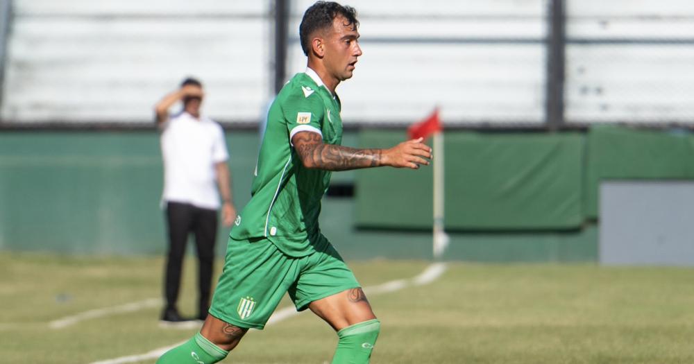 Alaniz uno de los puntas de Banfield