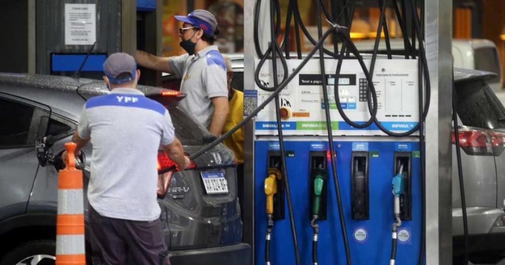 Los combustibles aumentaron un 2-en-porciento- este fin de semana