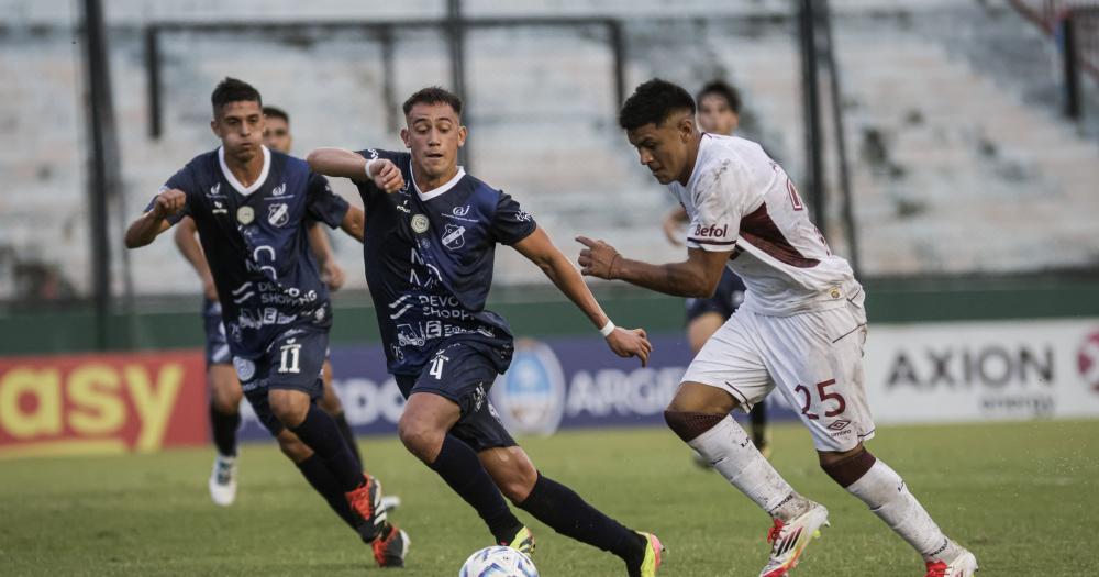 Lanús vapuleó a General Lamadrid