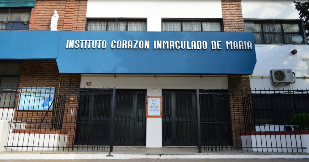 La mujer se mató en el colegio durante su horario laboral