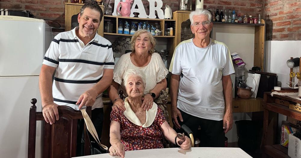 María festejó su cumpleaños rodeada de amor y afecto por parte de su familia