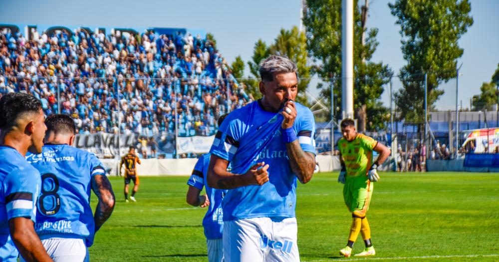 Luis López celebró su gol número 70