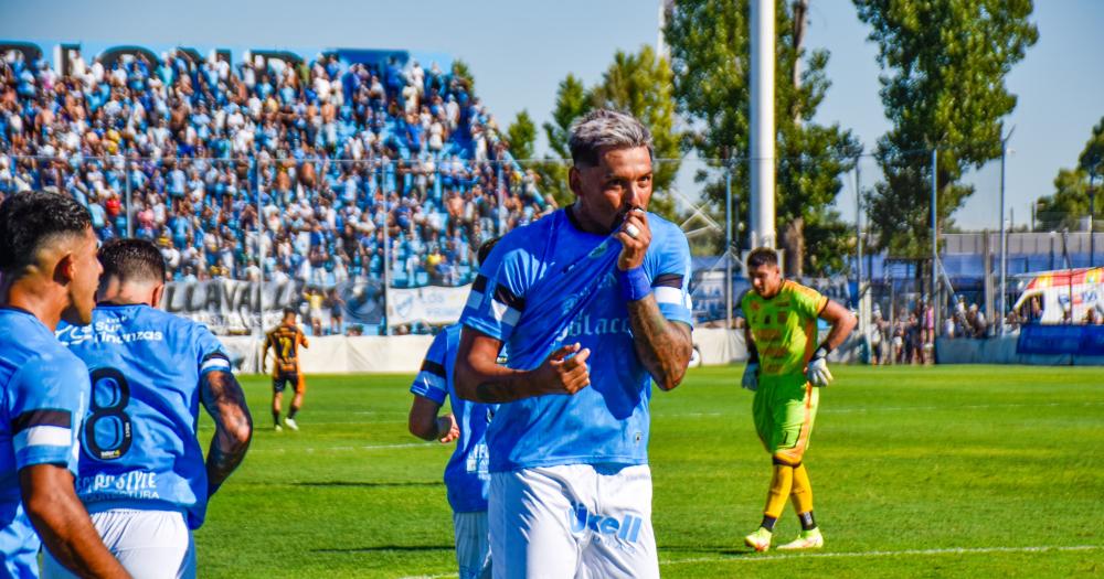 Luis López celebró su gol número 70