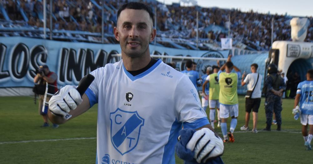 El arquero de Temperley destacó el primer partido de local en el estadio Alfredo Beranger