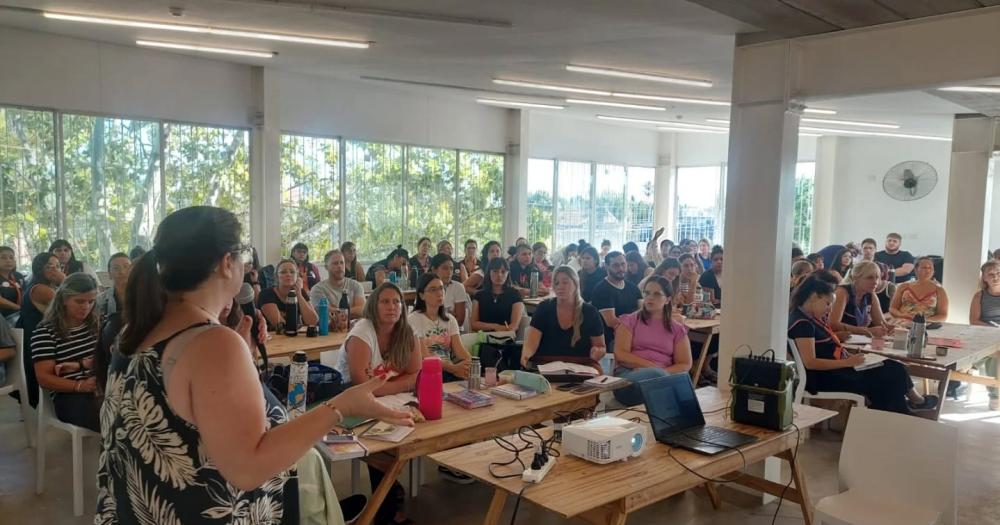 Lomas- capacitan a los docentes ante la complejidad del aula