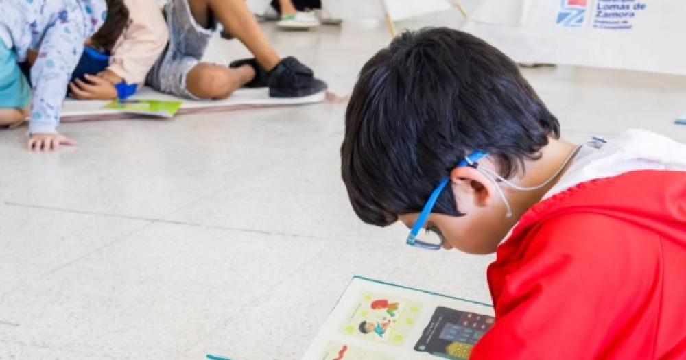 Continuacutean promoviendo la lectura en Lomas con la Biblioteca Moacutevil