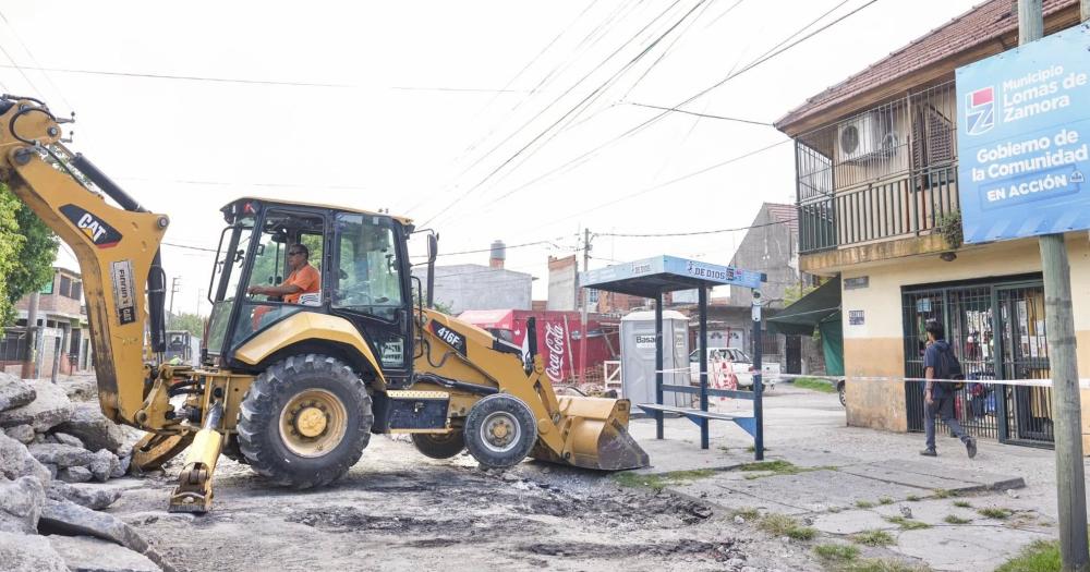 Avanzan las obras de repavimentacioacuten en maacutes barrios de Lomas