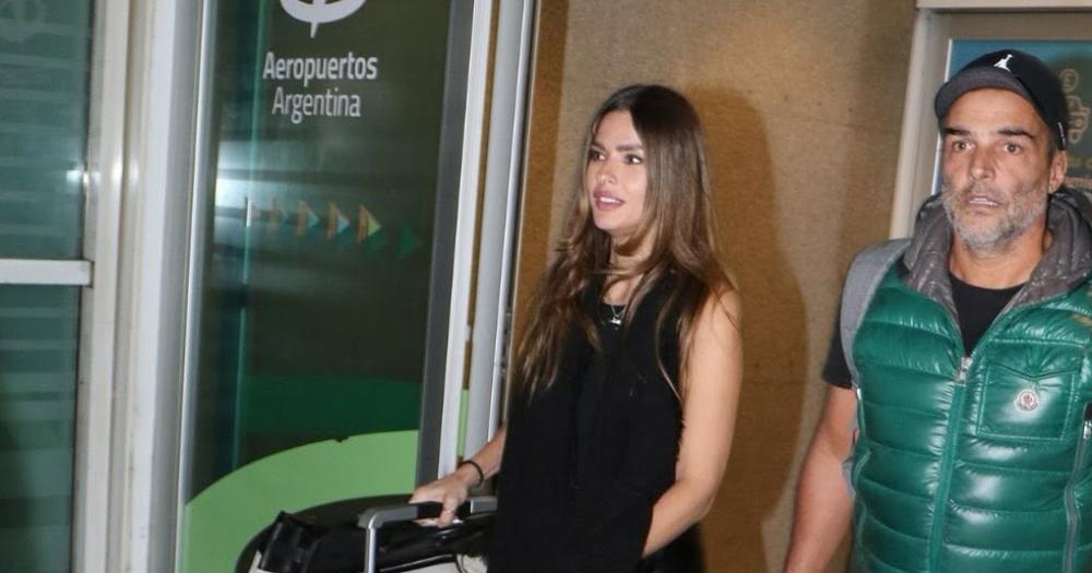 El incoacutemodo momento de la China Suaacuterez al llegar al paiacutes junto a Icardi