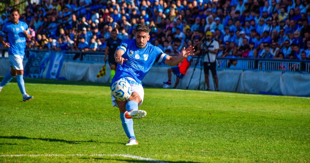 Gabriel Hauche uno de los ídolos que regresaron a Temperley