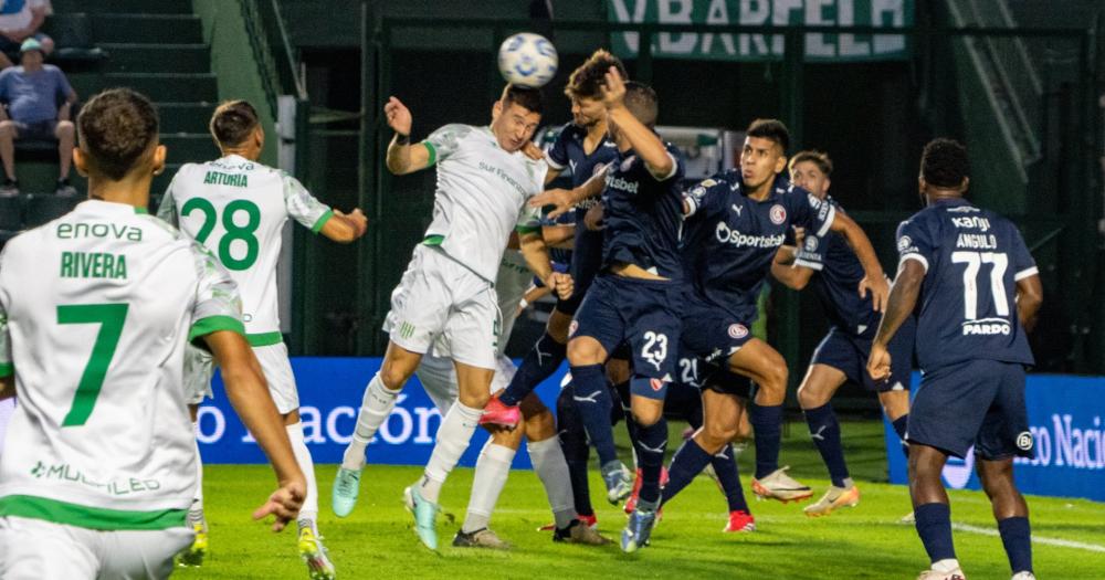 Banfield e Independiente cerraron el partido sin romper el cero