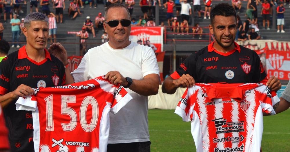 Maxi Rodríguez y Patricio Romero antes del partido ante Agropecuario