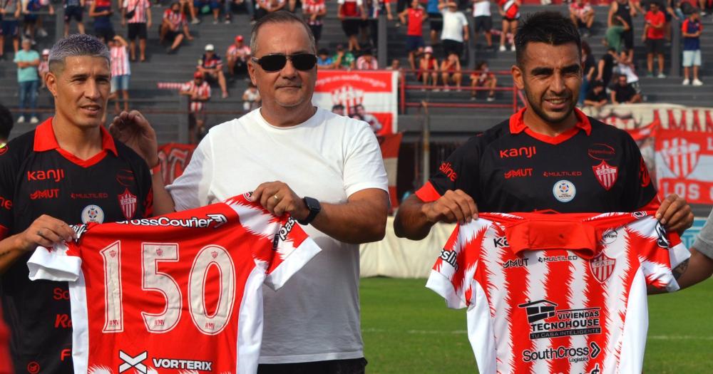 Maxi Rodríguez y Patricio Romero antes del partido ante Agropecuario