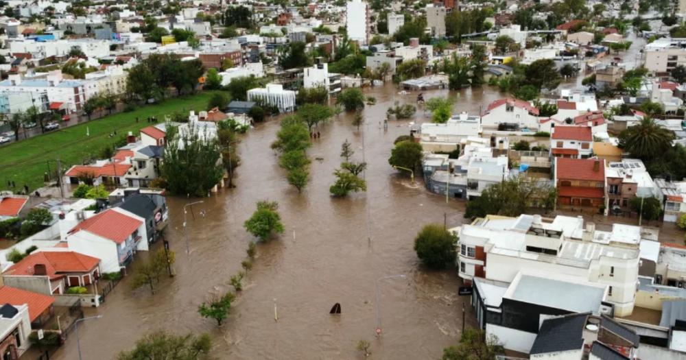 Bahía Blanca sufrió un terrible temporal en la madrugada del viernes