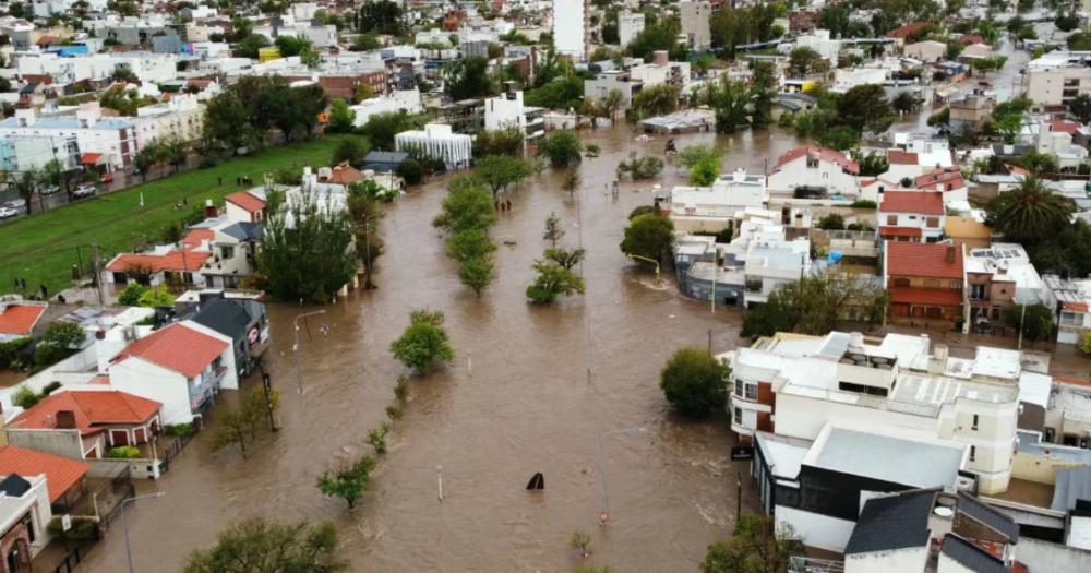 Bahía Blanca sufrió un terrible temporal en la madrugada del viernes