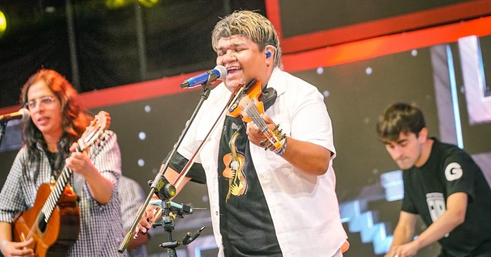 El invitado especial ser el cantante y violinista Juanjo Abregú