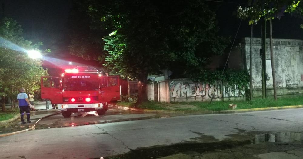 Los Bomberos de Lomas trabajaron en el lugar