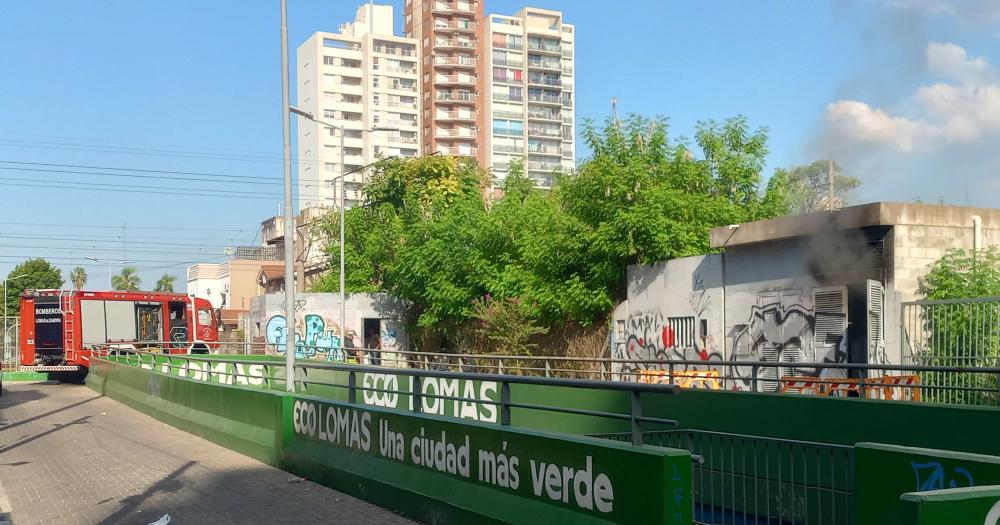 El incendio ocurrió a metros del paso bajo nivel de Senz