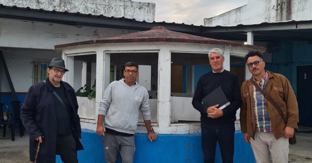 El Club Agua Mineral de Villa Albertina cuenta con una vertiente que perteneció a la antigua fbrica de producción de agua de mesa