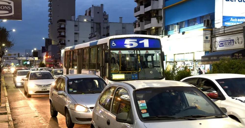La UTA se baja del paro de la CGT y el 10 de abril habraacute colectivos