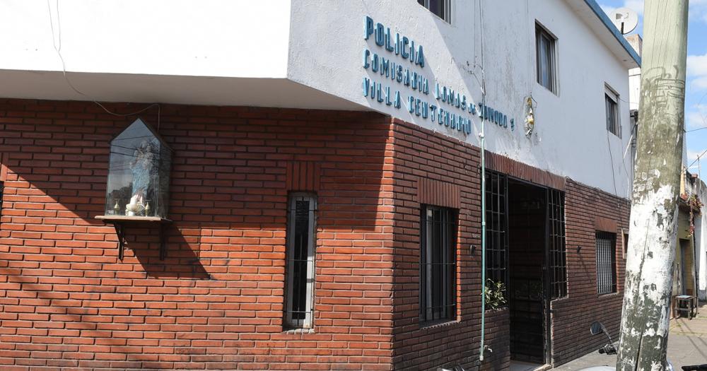 Los efectivos de la Comisaría 7º de Lomas asistieron al lugar del hecho