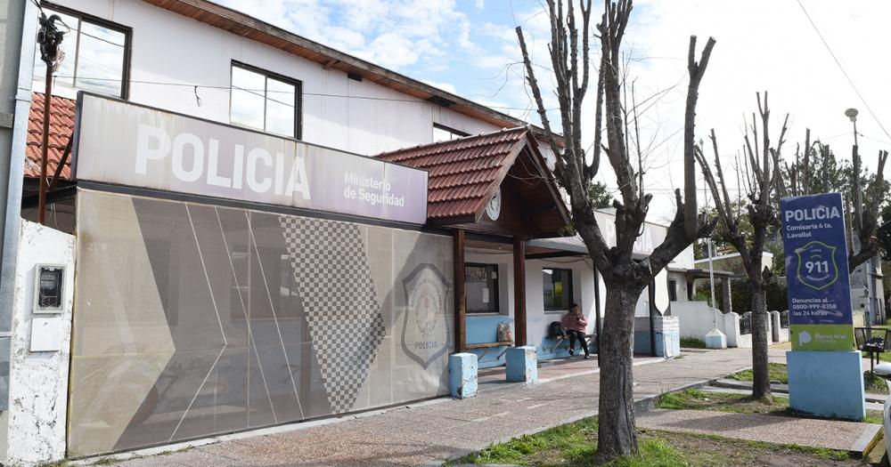 La policía condenada cumplía funciones en la Comisaría de Llavallol