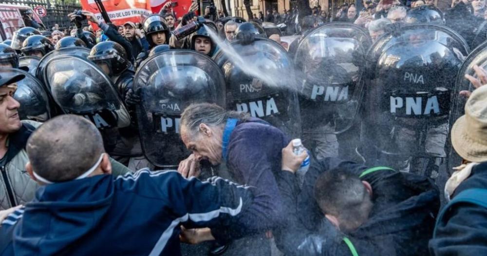 Darn información sobre cómo asistir ante heridas por gases golpes y balas de goma