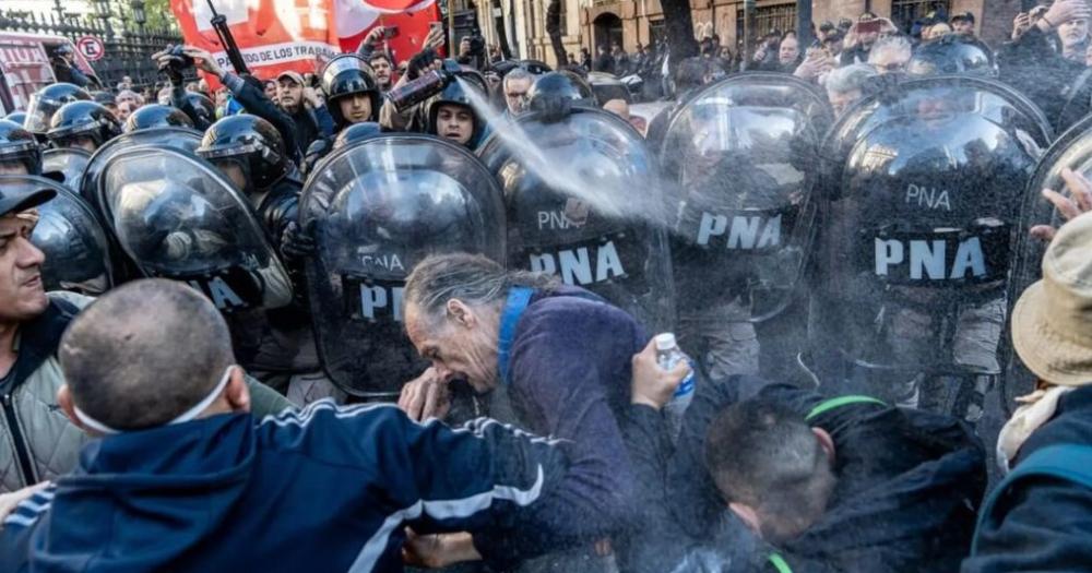 Darn información sobre cómo asistir ante heridas por gases golpes y balas de goma