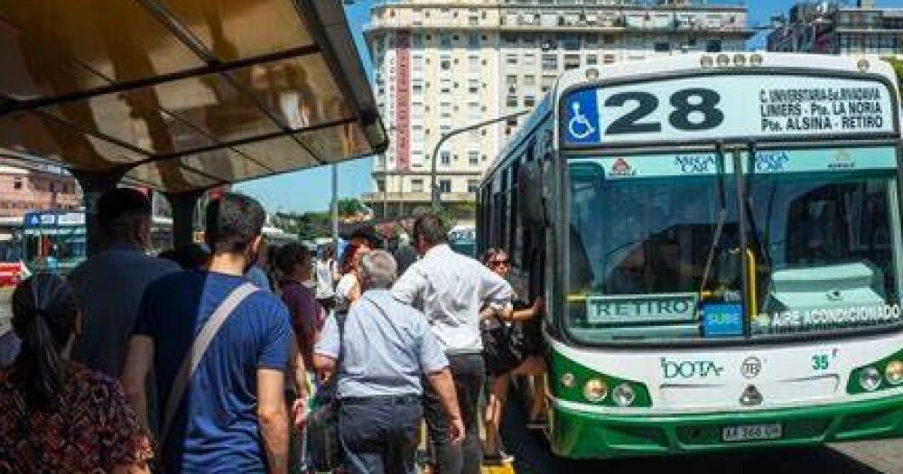 Sin acuerdo- la UTA iraacute al paro y no habraacute colectivos 